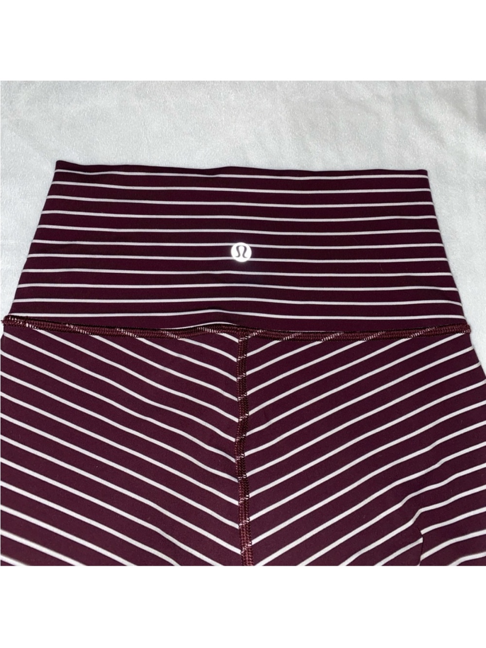 Lululemon size 4 ~ Wunder Under Striped 3/4 Length Maroon and White Leggings - Picture 5 of 6